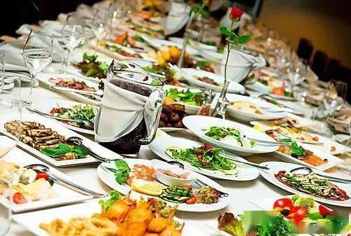 餐飲服務的56個細節(jié)，讓顧客主動帶上朋友再來